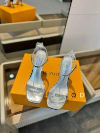 Picture of Louis Vuitton Shoes _SKULVsz35-40GDT040412493